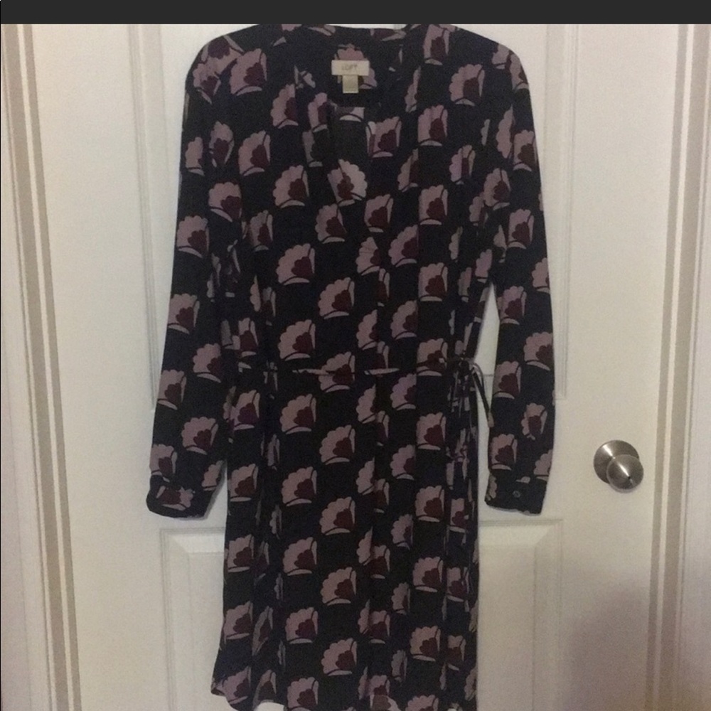 Black Loft scallop printed dress with tie